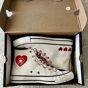 Semi - New AUTHENTIC CONVERSE CHUCK TAYLOR ALL STAR HIGH 'EMBROIDERED HEARTS'